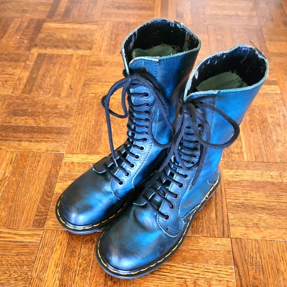Made in England Doc Marten boot - Picture 2 of 11